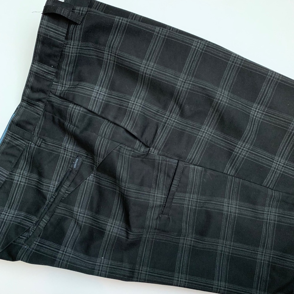 Volcom Size 38 Shorts